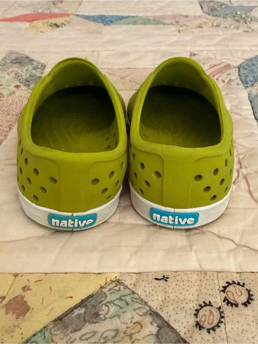 Native Jefferson Kids Shoes | C5 | Green White Slip On Water Shoes Toddler Size